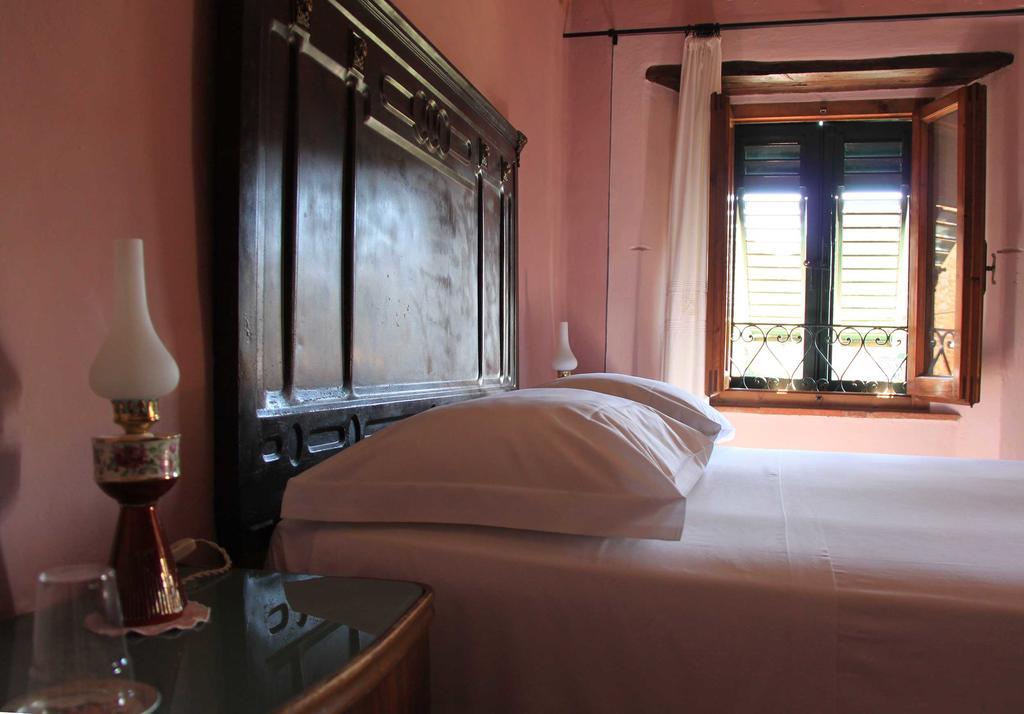 Antica Casa "Le Rondini" Bed & Breakfast Borgo a Buggiano Dış mekan fotoğraf