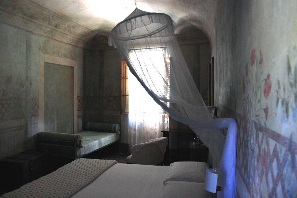 Antica Casa "Le Rondini" Bed & Breakfast Borgo a Buggiano Dış mekan fotoğraf